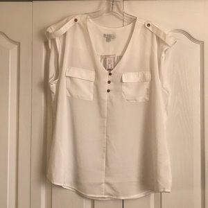 NWT Neq York & Co.  Button Front Sleeveless Blouse